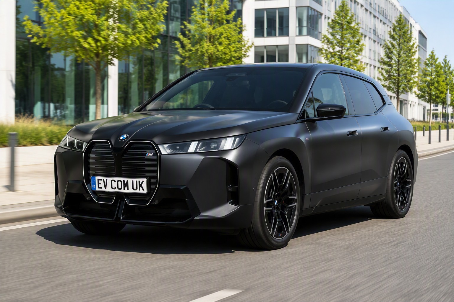 BMW iX M70 xDrive