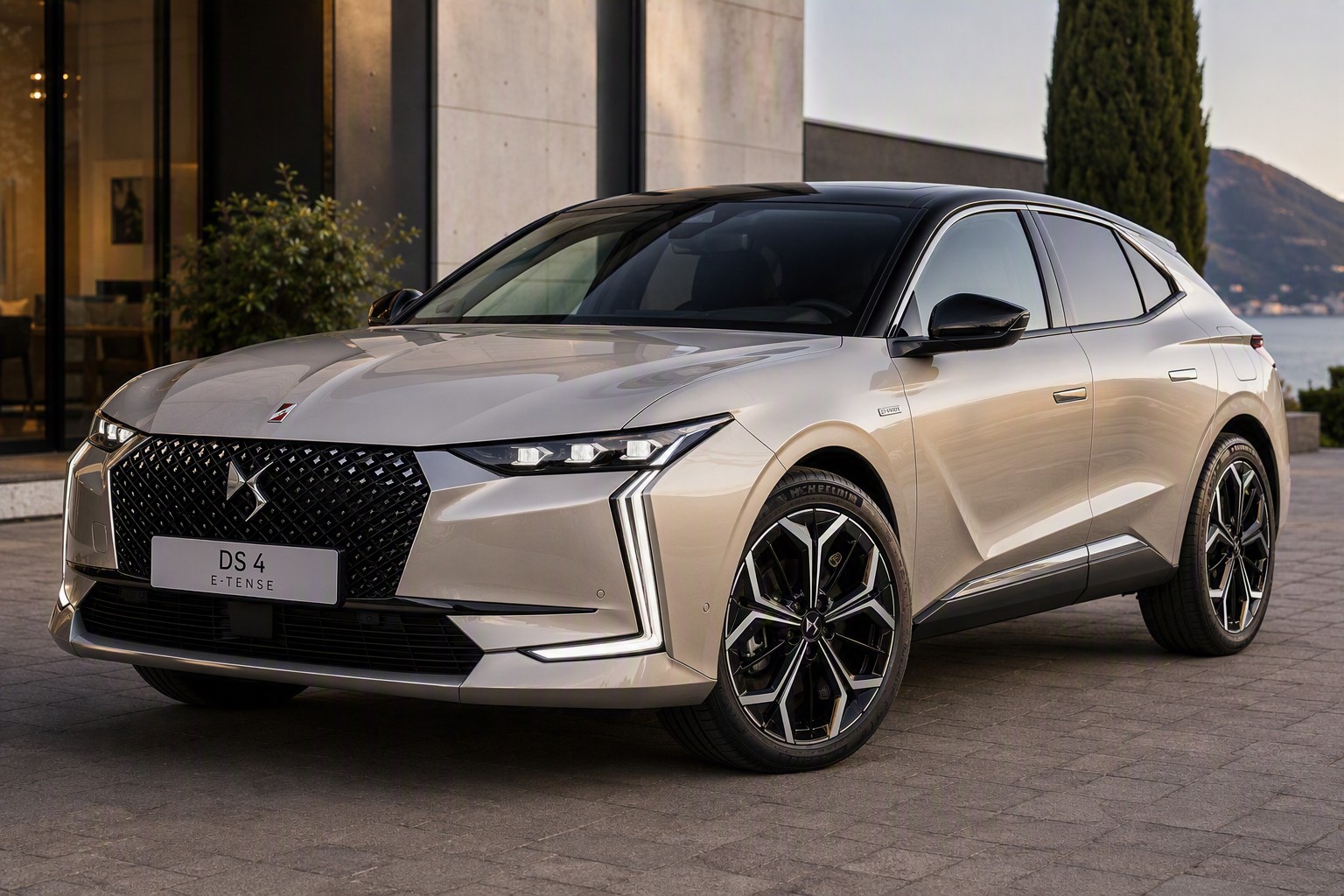 DS 4 E-Tense